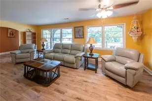 211 Bennett Cir, Carrollton, GA 30117 - Photo 5