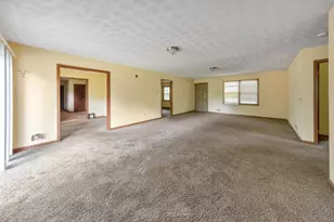 921 Curry Cir SE, Conyers, GA 30094 - Photo 5