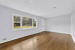 1563 Rockbridge Rd, Stone Mountain, GA 30087 - Photo 9