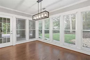 181 W Lake Dr, Roswell, GA 30075 - Photo 17