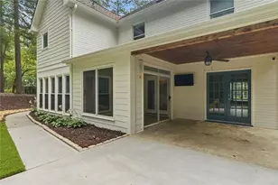 181 W Lake Dr, Roswell, GA 30075 - Photo 43