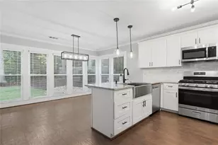 181 W Lake Dr, Roswell, GA 30075 - Photo 13