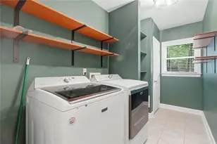 181 W Lake Dr, Roswell, GA 30075 - Photo 39