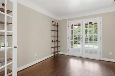181 W Lake Drive, Roswell, GA 30075 - Photo 9