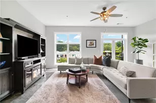 560 Dutch Valley Rd NE, Atlanta, GA 30324 - Photo 9