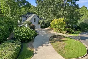 2040 Shallowford Park Manor, Roswell, GA 30075 - Photo 9