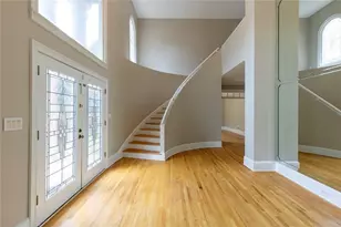 8445 Sentinae Chase Dr, Roswell, GA 30076 - Photo 5