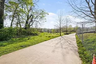 21 Peachtree Memorial Dr NW, Atlanta, GA 30309 - Photo 31