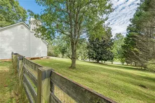 391 Pinewood Pl, Dahlonega, GA 30533 - Photo 3