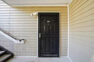 8201 Fairington Village Dr, Lithonia, GA 30038 - Photo 3