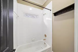 1127 Ashton Bluff Dr NE, Atlanta, GA 30319 - Photo 19