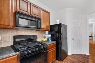 6647 Splashwater Dr, Flowery Branch, GA 30542 - Photo 13