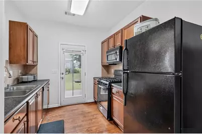 6647 Splashwater Drive, Flowery Branch, GA 30542 - Photo 11