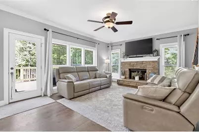 2700 Bay Ridge Drive, Loganville, GA 30052 - Photo 11