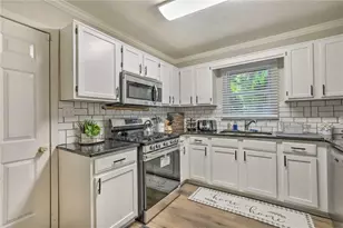 2671 Collier Dr NW, Atlanta, GA 30318 - Photo 9