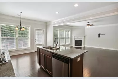 1400 Roswell Manor Circle, Roswell, GA 30076 - Photo 3
