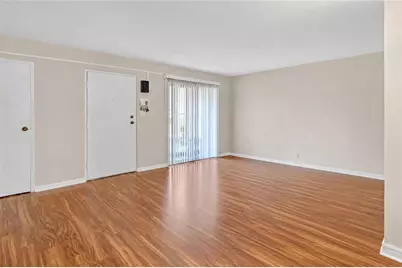 276 Lakemoore Drive NE #E, Atlanta, GA 30342 - Photo 5