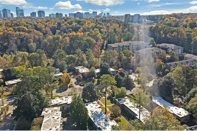 276 Lakemoore Drive NE #E, Atlanta, GA 30342 - Photo 19