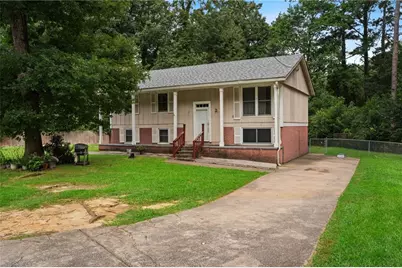1140 Pineglen Drive, Riverdale, GA 30296 - Photo 3