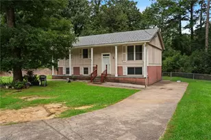 1140 Pineglen Dr, Riverdale, GA 30296 - Photo 3