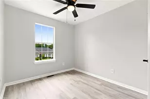 366 N Beach Ct, Riverdale, GA 30274 - Photo 17