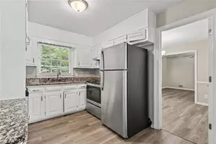 4295 Autumn Hill Dr, Stone Mountain, GA 30083 - Photo 9