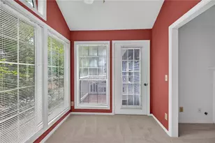 1010 Gettysburg Pl, Sandy Springs, GA 30350 - Photo 9