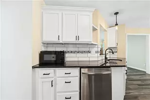7650 Summit Trail, Riverdale, GA 30274 - Photo 9