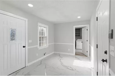 492 S Susan Creek Drive, Stone Mountain, GA 30083 - Photo 19