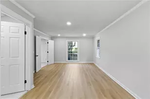 492 S Susan Creek Dr, Stone Mountain, GA 30083 - Photo 17