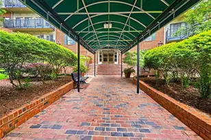 28402 Plantation Dr NE, Atlanta, GA 30324 - Photo 3