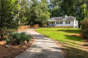 1311 Roxboro Dr, Atlanta, GA 30324 - Photo 3