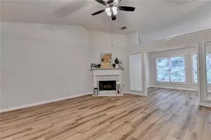 1581 Highland Bluff Ct, Suwanee, GA 30024 - Photo 5