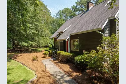 3189 Spring Lake Dr NE, Conyers, GA 30013 - Photo 5