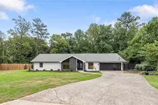 1300 Chipping Ct, Roswell, GA 30076 - Photo 3