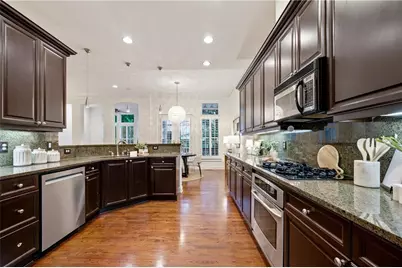 5806 Riverstone Circle #10, Atlanta, GA 30339 - Photo 9