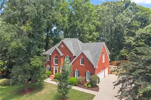 192 Brook Ln, Roswell, GA 30075 - Photo 1