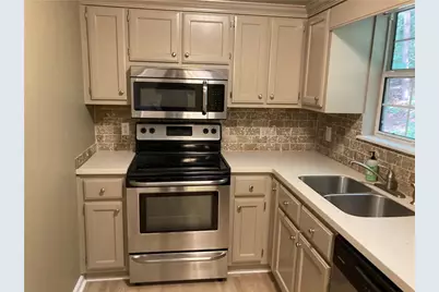 6110 Lakeside Court, Gainesville, GA 30506 - Photo 5