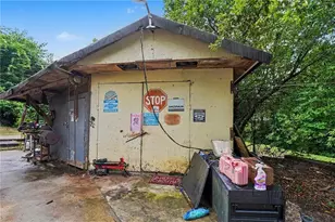 319 W Broadway St, Griffin, GA 30223 - Photo 25