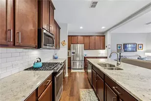 8630 Gladden Ln, Suwanee, GA 30024 - Photo 7