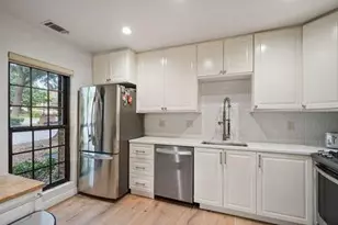 23116 Plantation Dr NE, Atlanta, GA 30324 - Photo 17