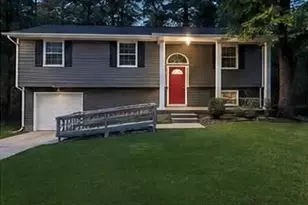 2153 Cherokee Valley Cir, Lithonia, GA 30058 - Photo 1