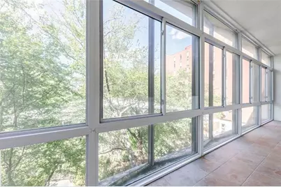 3060 Pharr Court North NW #302, Atlanta, GA 30305 - Photo 3