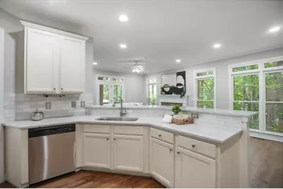 7255 Village Creek Trace, Atlanta, GA 30328 - Photo 23