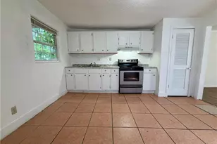 1070 Ollie Cir NW, Atlanta, GA 30314 - Photo 3