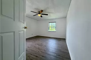 1070 Ollie Cir NW, Atlanta, GA 30314 - Photo 9