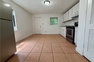 1070 Ollie Cir NW, Atlanta, GA 30314 - Photo 3