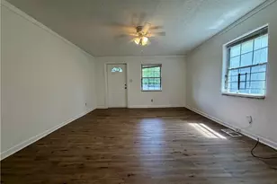 1070 Ollie Cir NW, Atlanta, GA 30314 - Photo 9