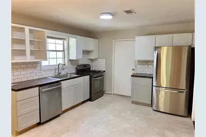1055 Autumn Crest Court, Stone Mountain, GA 30083 - Photo 15