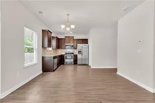 4488 Ravenwood Dr, Union City, GA 30291 - Photo 7